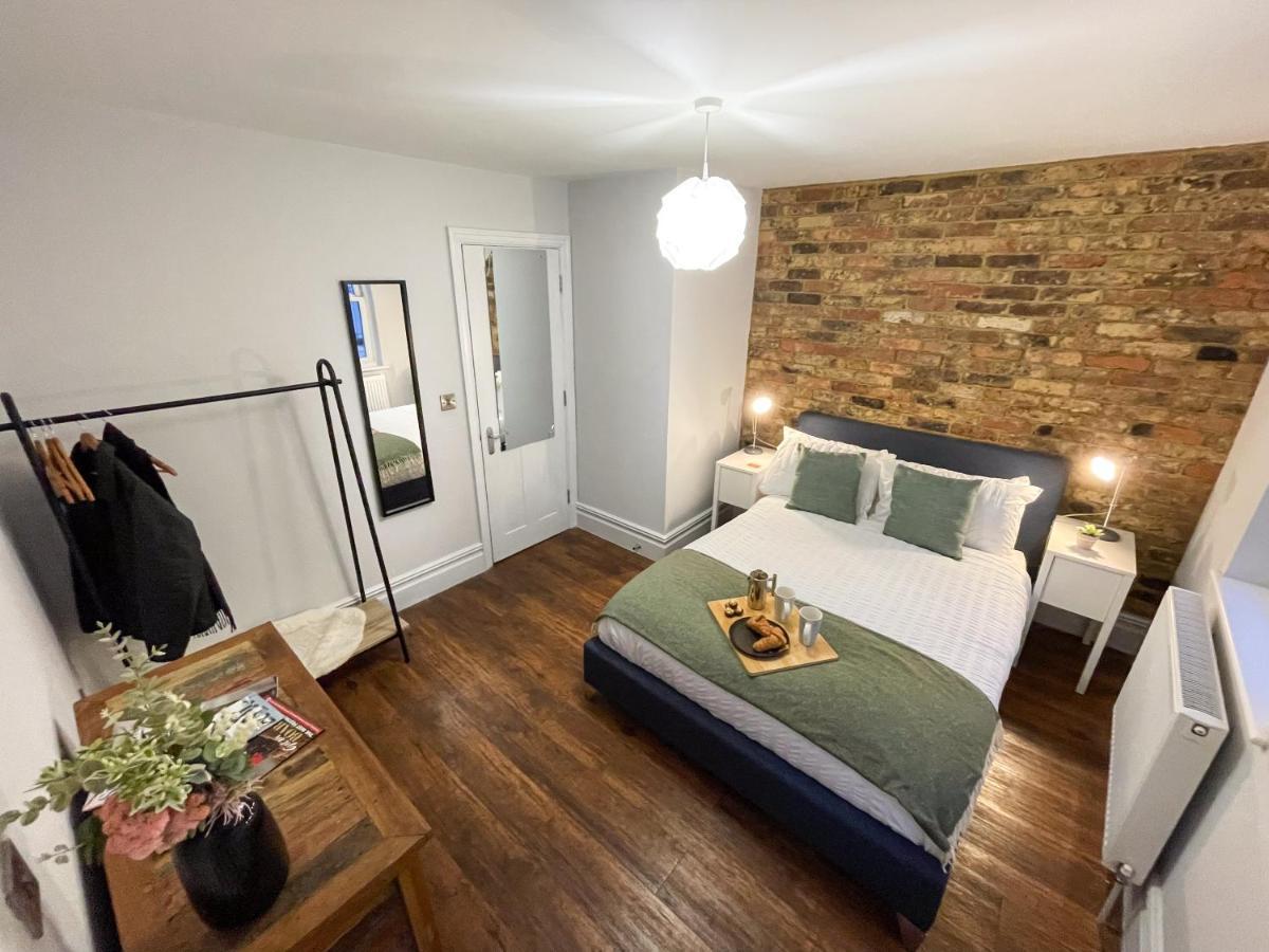 Stunning Brighton Seaside 2-Bedroom Townhouse With Patio, Sleeps 6 Kültér fotó