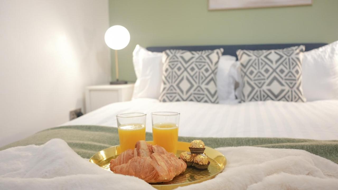 Stunning Brighton Seaside 2-Bedroom Townhouse With Patio, Sleeps 6 Kültér fotó