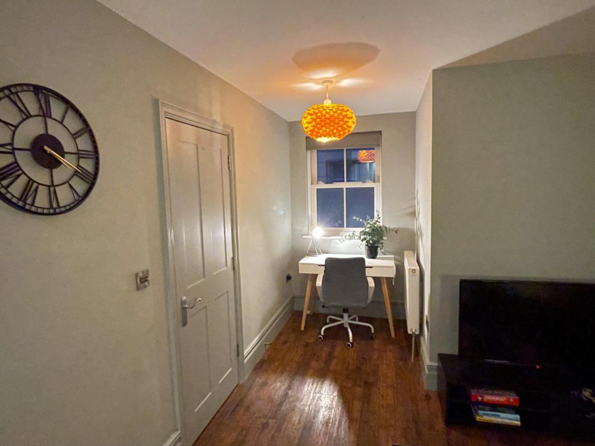 Stunning Brighton Seaside 2-Bedroom Townhouse With Patio, Sleeps 6 Kültér fotó