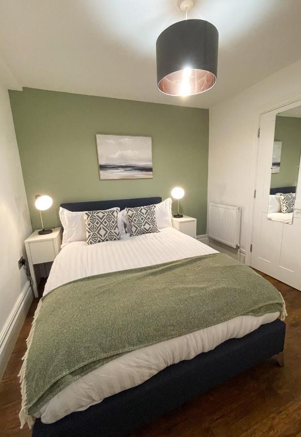 Stunning Brighton Seaside 2-Bedroom Townhouse With Patio, Sleeps 6 Kültér fotó