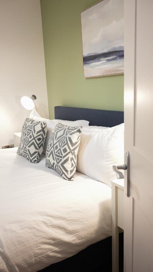 Stunning Brighton Seaside 2-Bedroom Townhouse With Patio, Sleeps 6 Kültér fotó